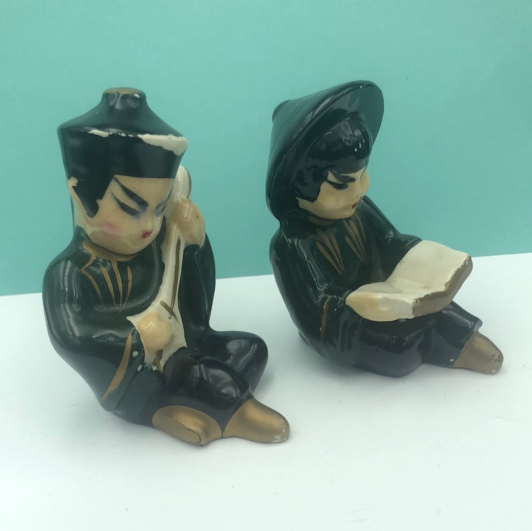 Asian couple salt and pepper shakers