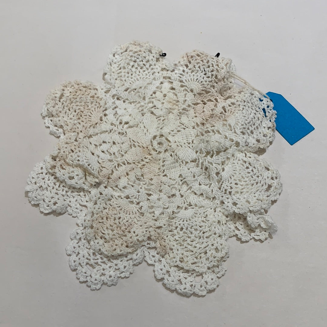 2-Pc Flower Shaped Doily Set