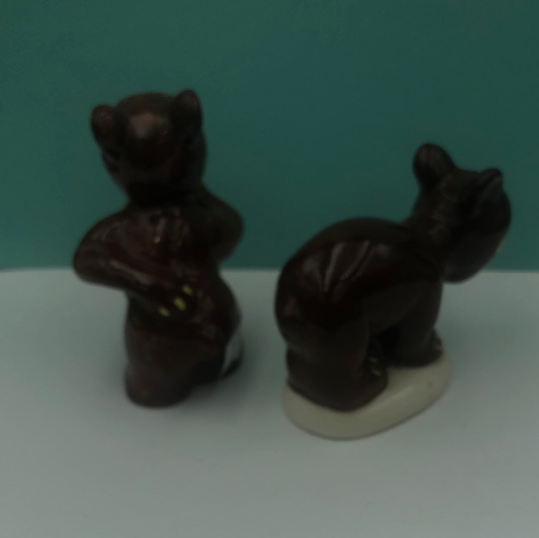 Brown Bear salt and pepper shakers