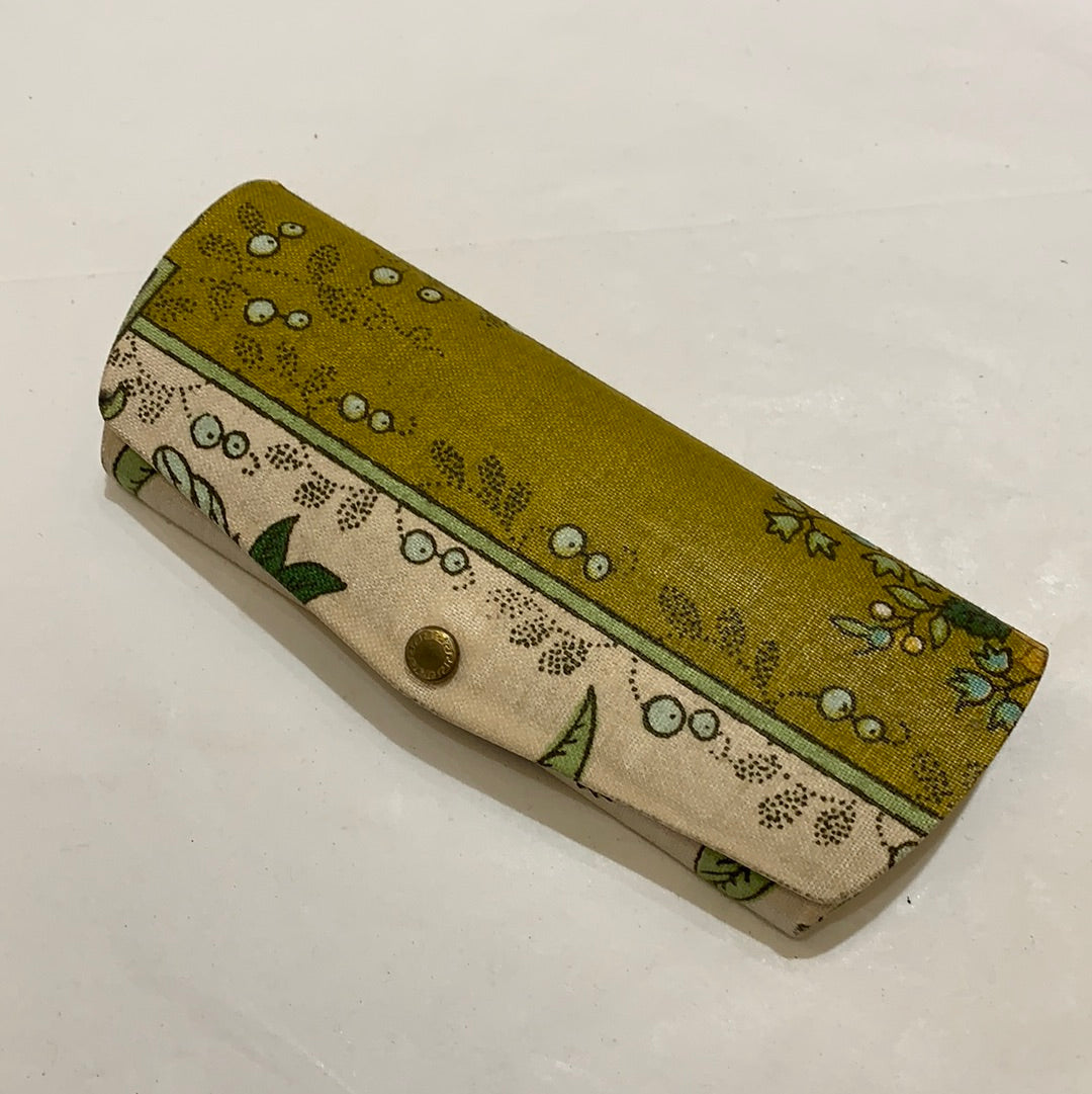 Yellow and Tan Hard Glasses Case
