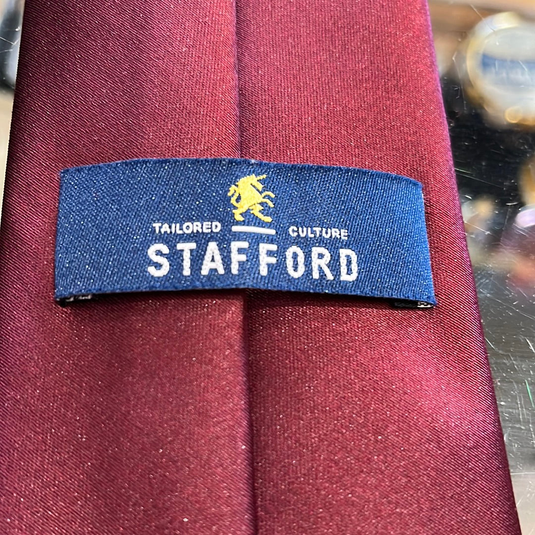 Maroon tie