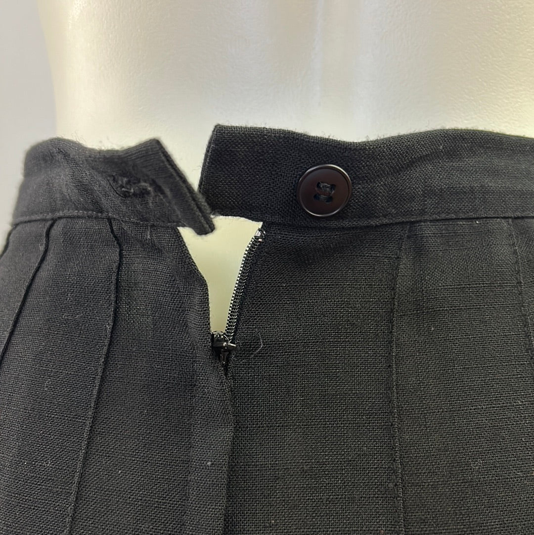 Black 80's pleated school uniform skirt