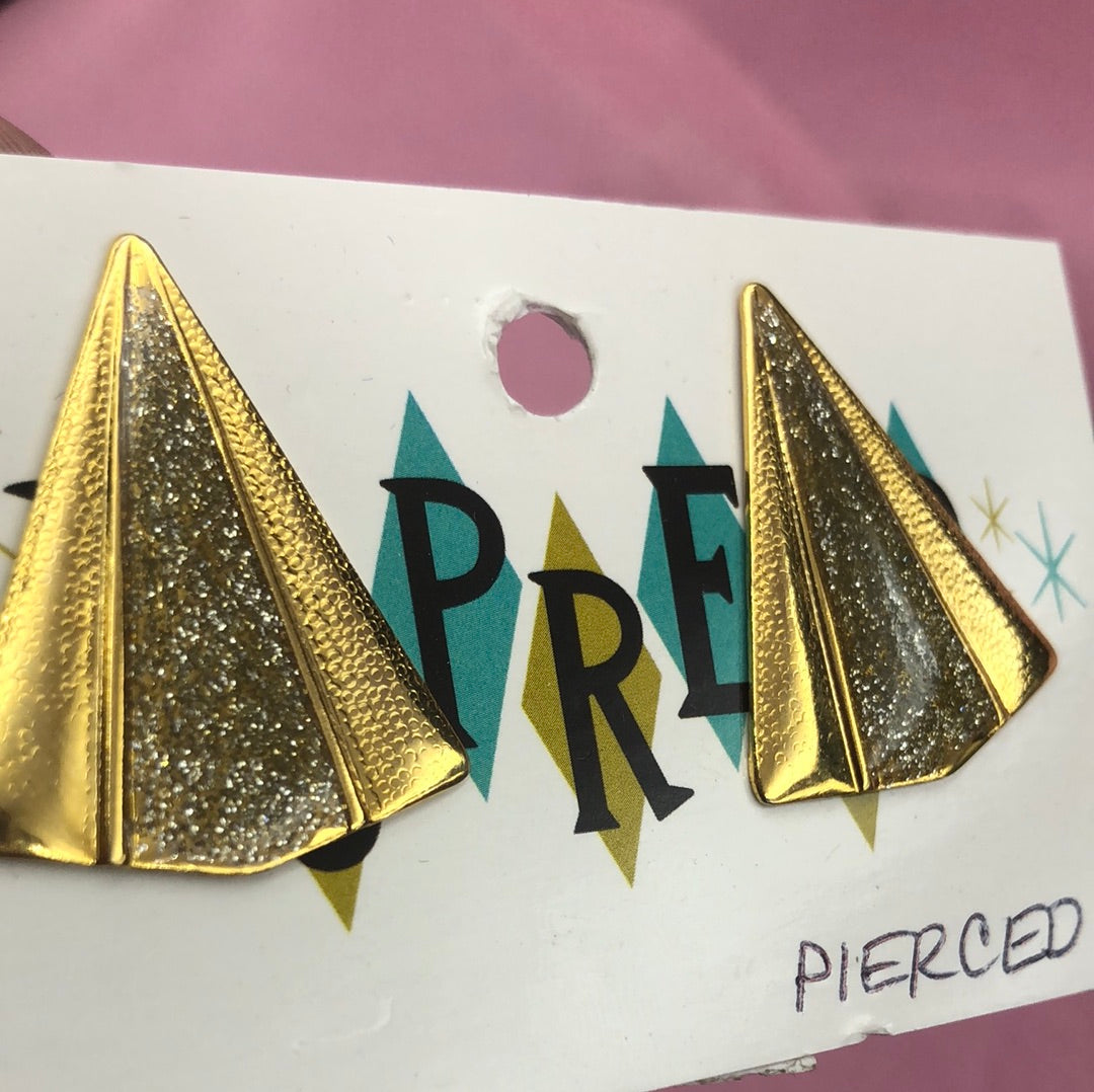 Gold sparkle triangle pierced earrings