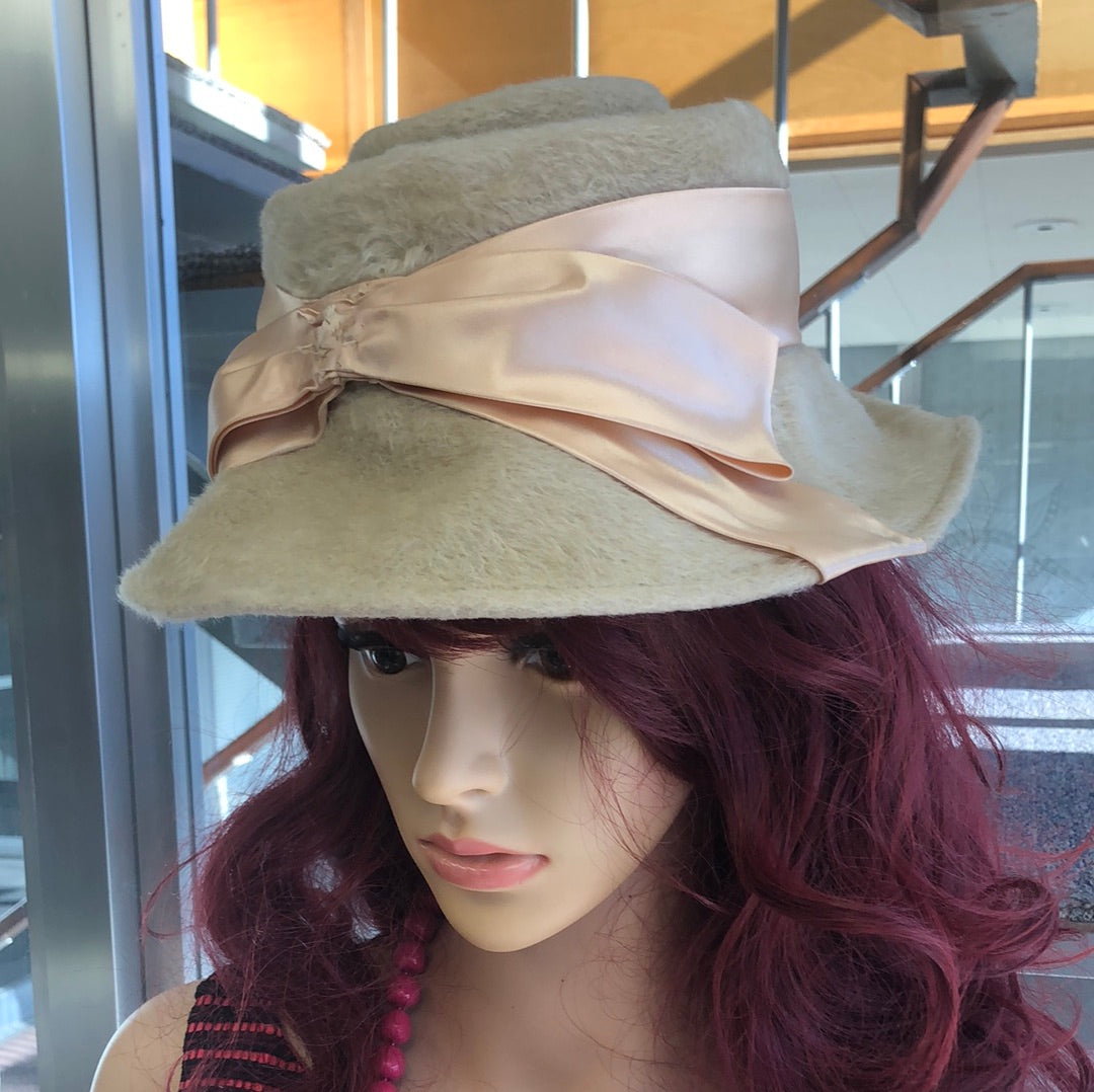 Hats by Hazel Cream faux fur hat