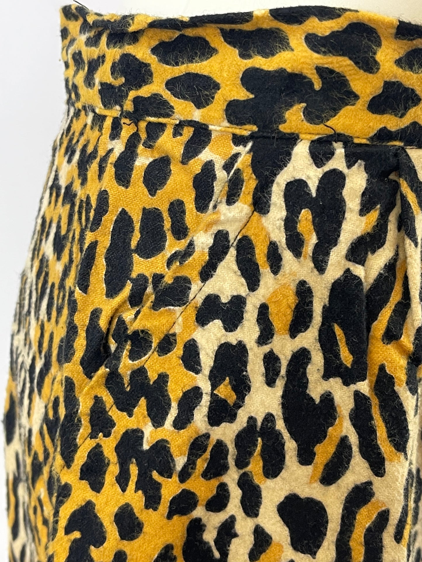 Kermess Leopard Capri Pants