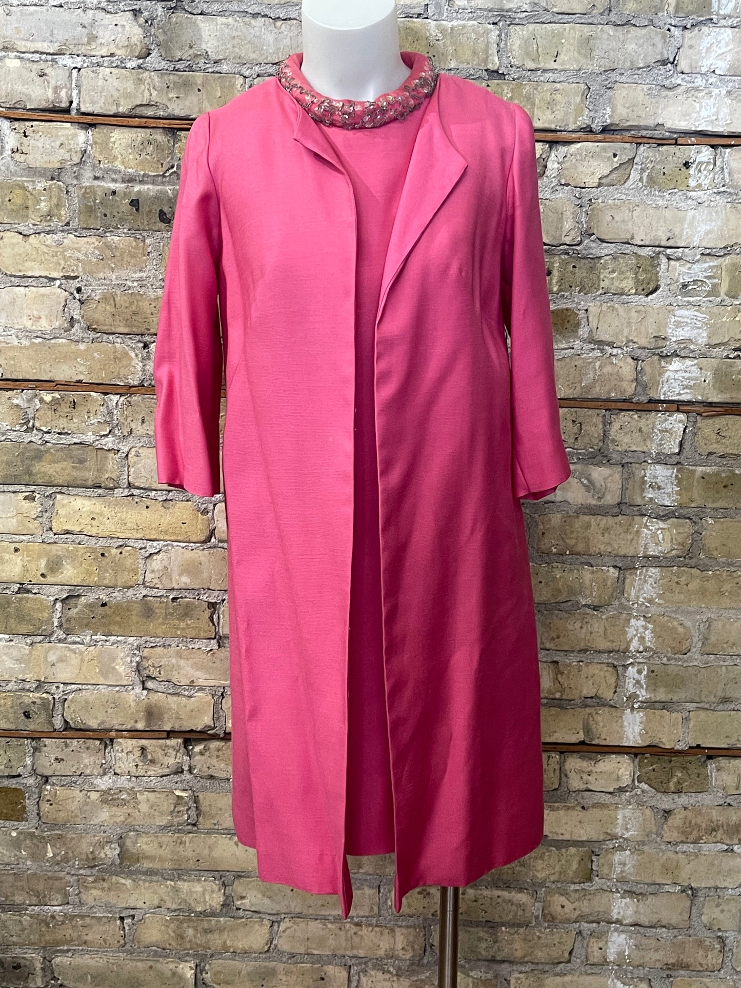 60s Vibrant Pink Mod Set