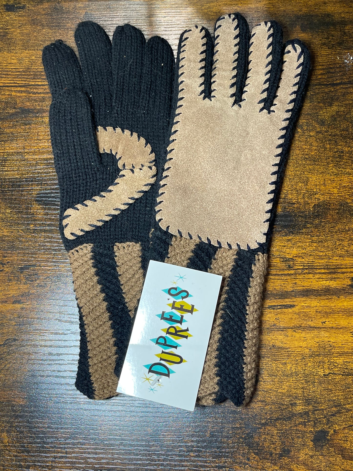 Knit and suede winter gloves