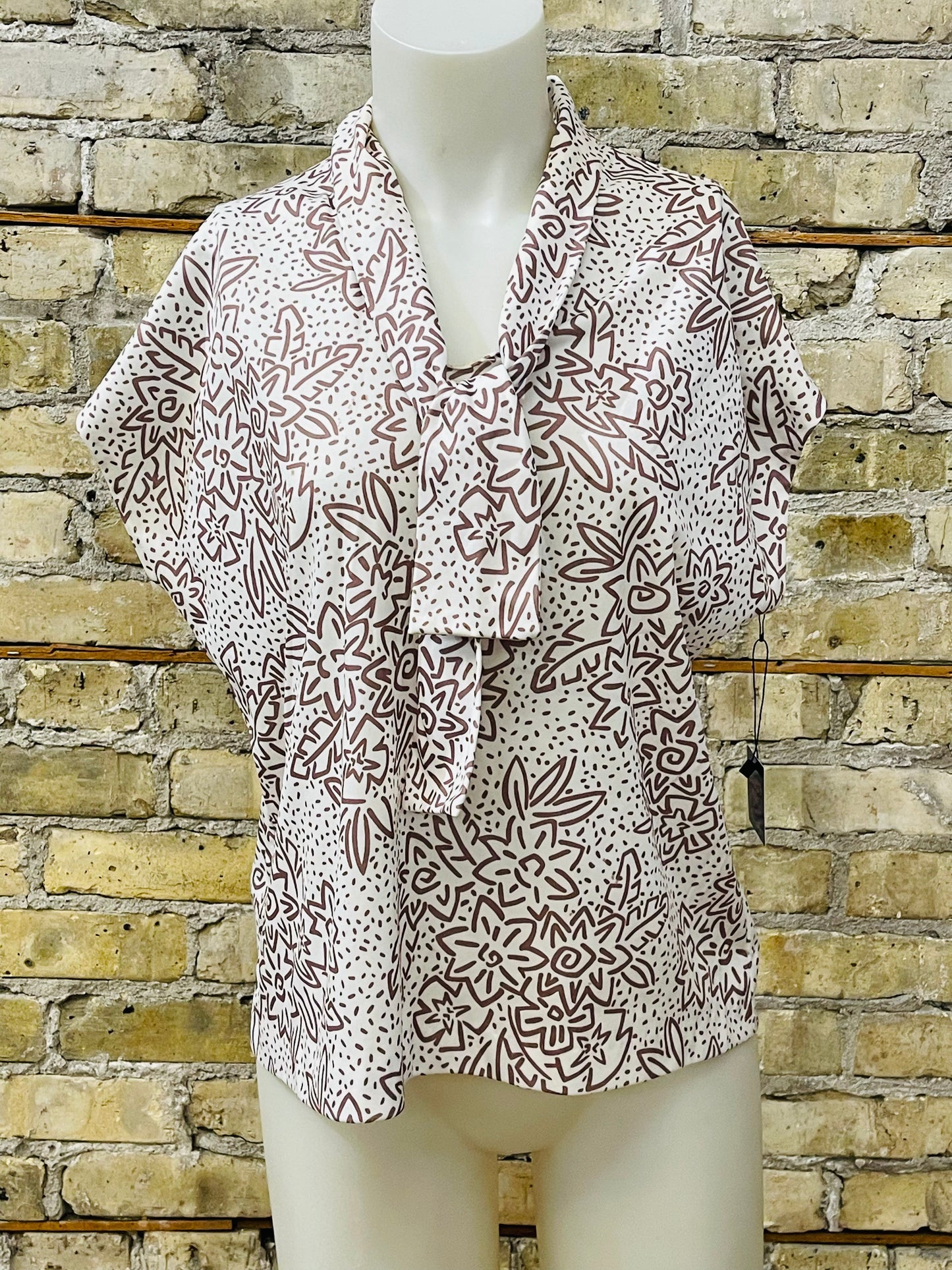 Brown & White Sleeveless 70s Blouse