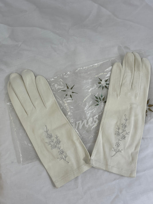 White NOS Fownes Leather Gloves