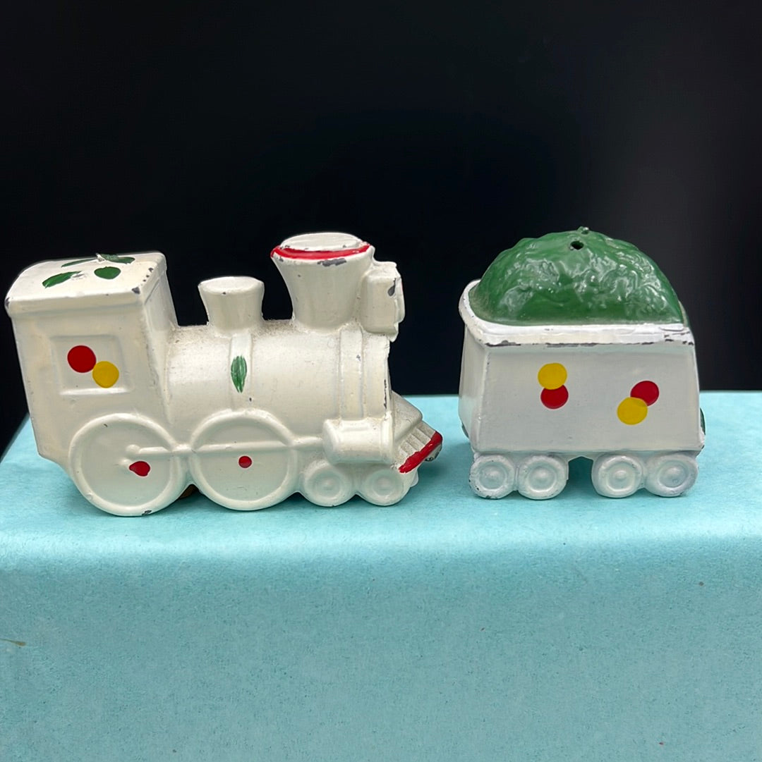 White train salt and pepper shakers