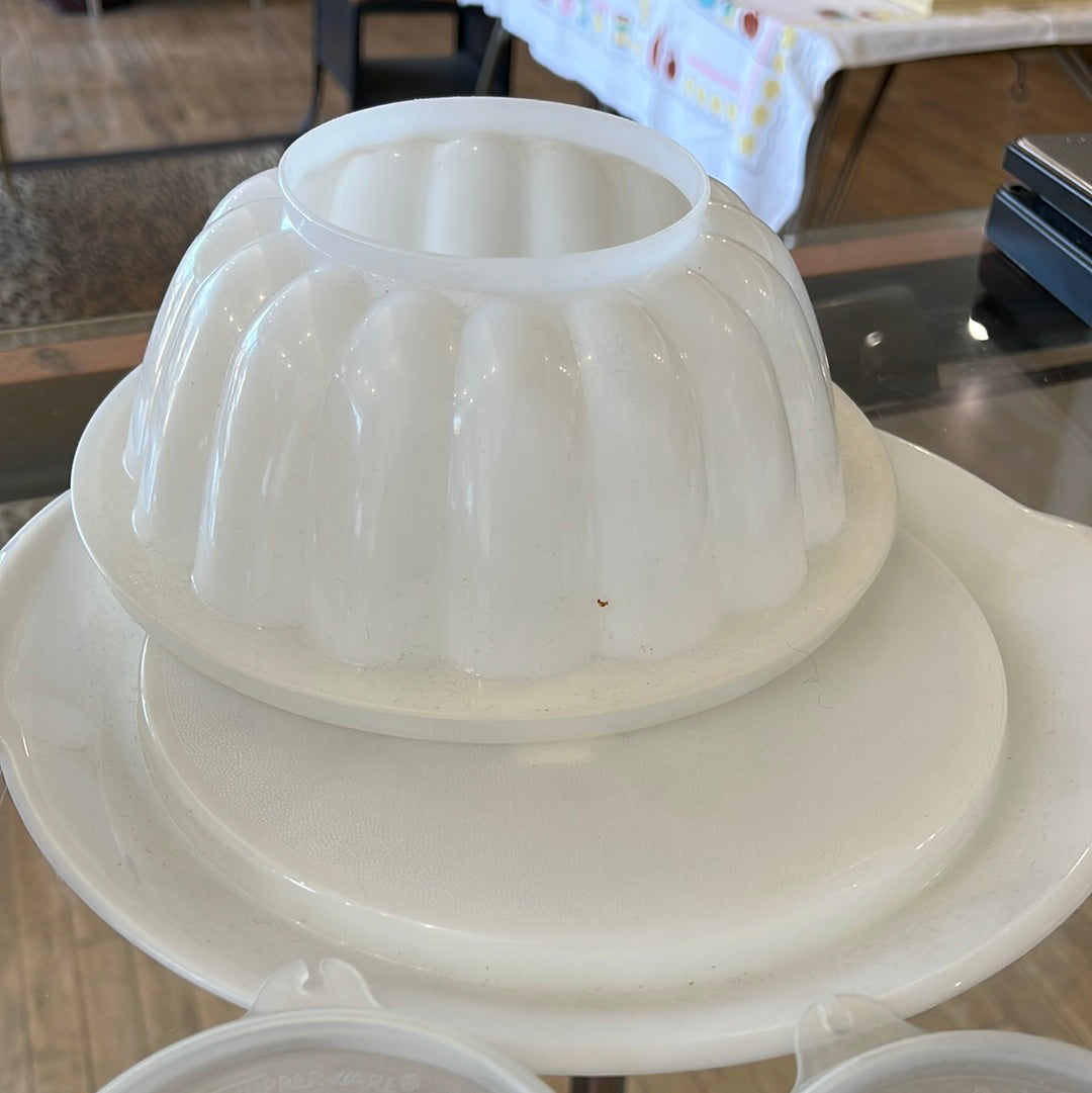 White Plastic Tupperware Jell-O Mould