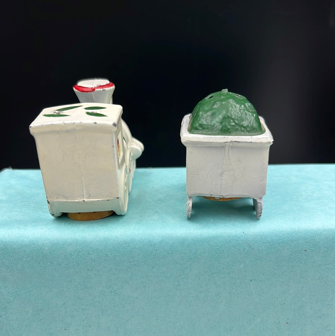 White train salt and pepper shakers