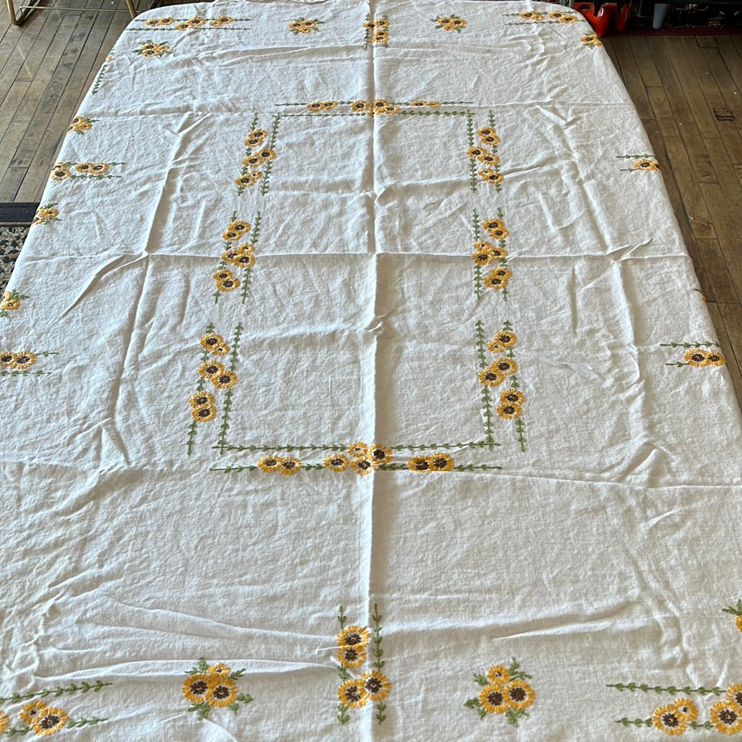 Embroidered rectangle tablecloth
