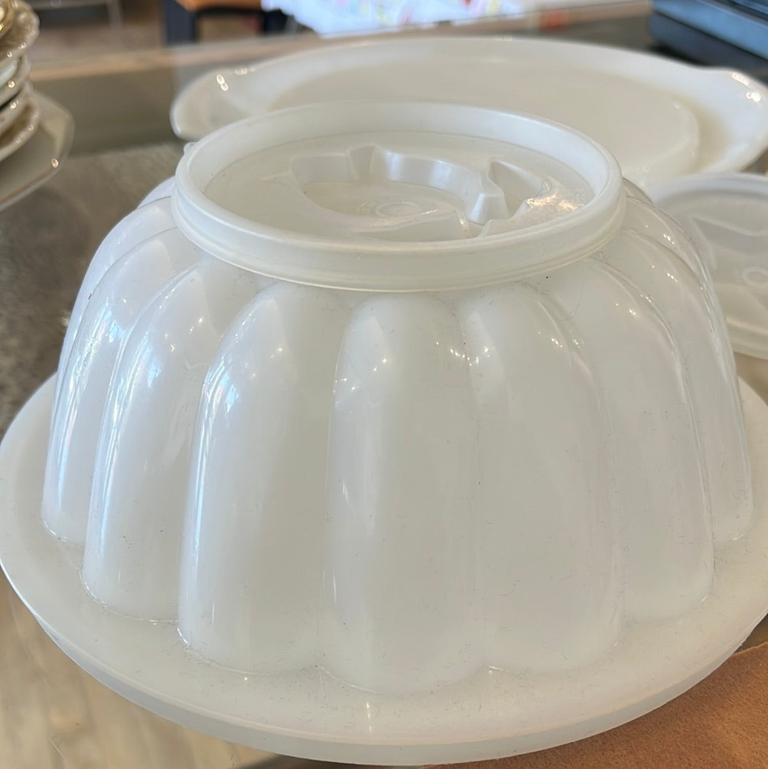 White Plastic Tupperware Jell-O Mould