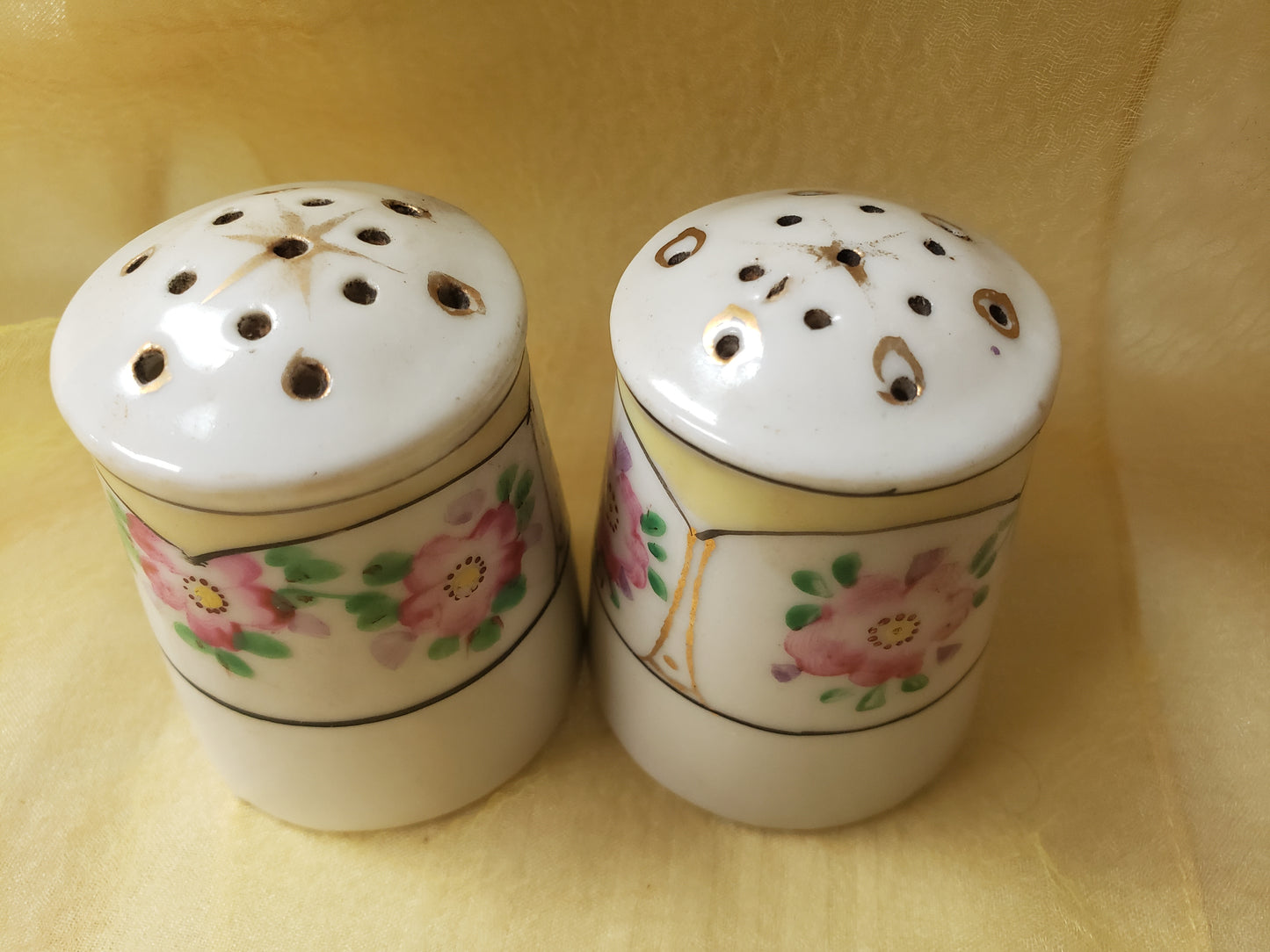 Ceramic Floral Shaker Set