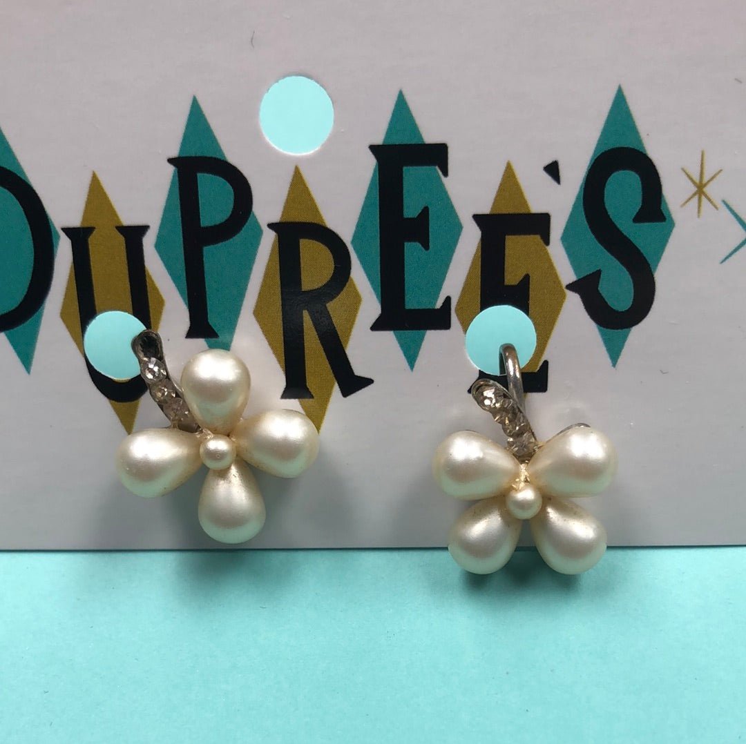 White pearl clover earring with clip back