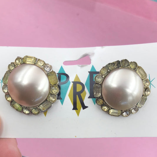 Round faux pearl and light yellow crystal Clipon earrings