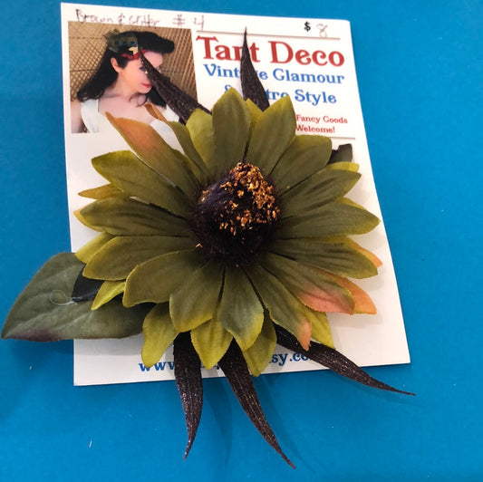 Tart Deco green hair flower