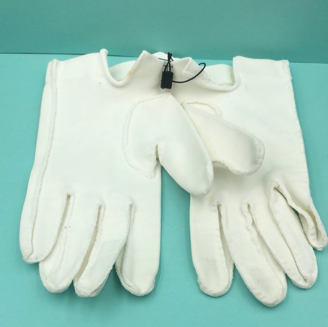 White cotton gloves with embroidery