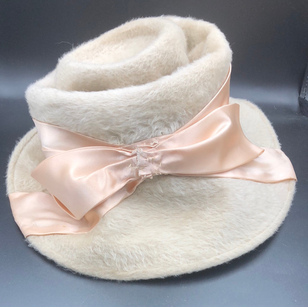 Hats by Hazel Cream faux fur hat