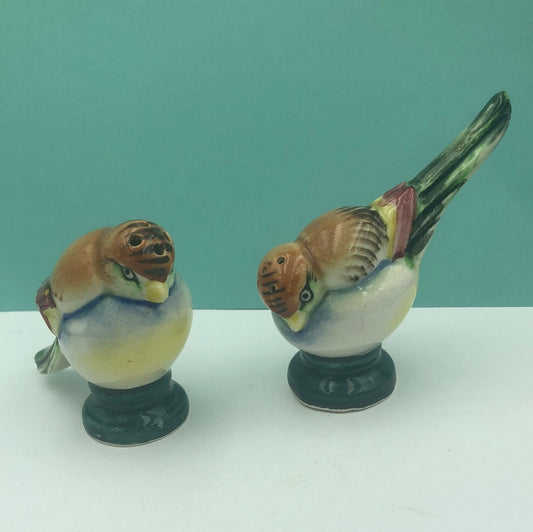 Tree sparrow footed salt and pepper shakers