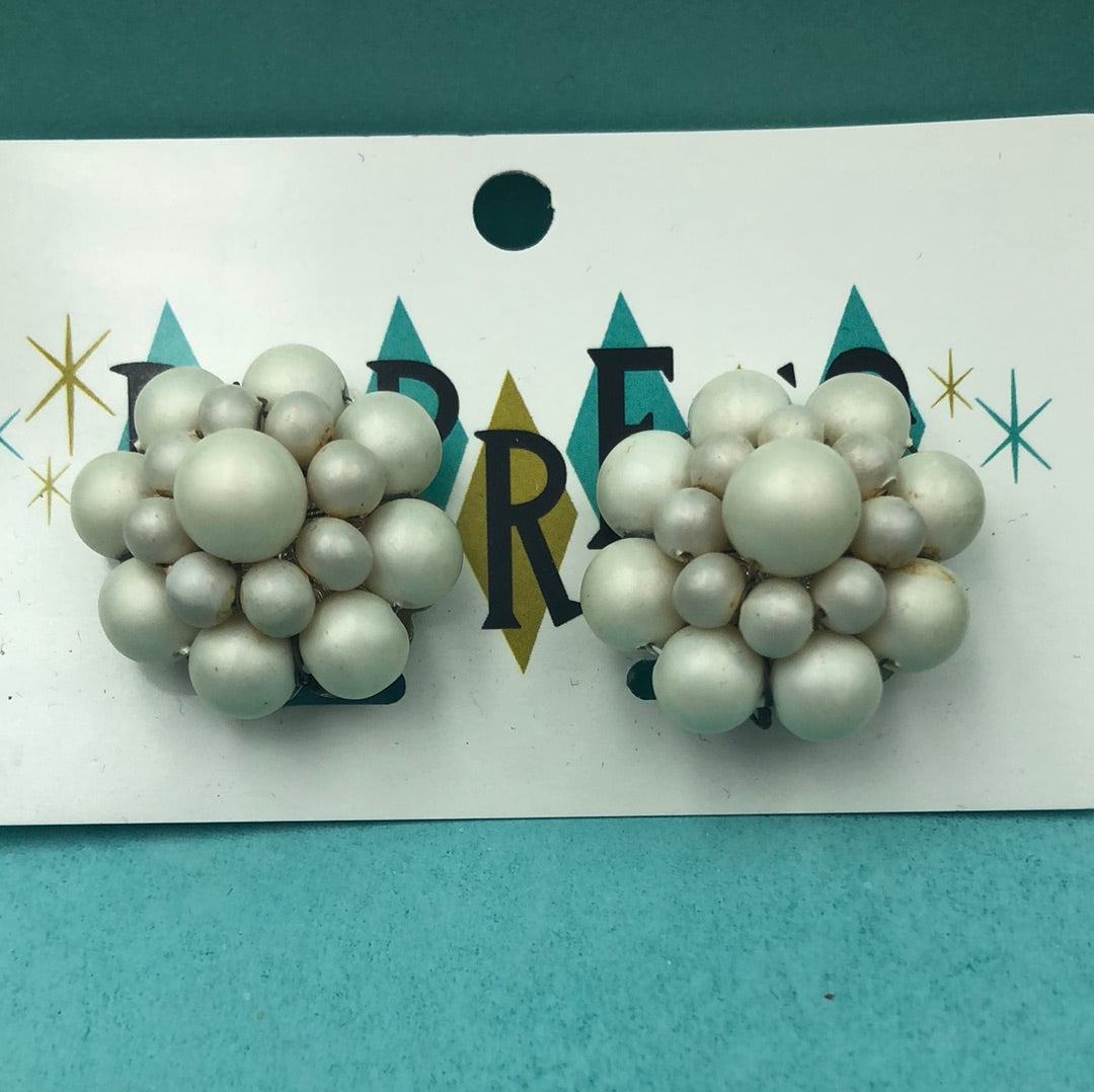 White matte bead cluster clip on earring set