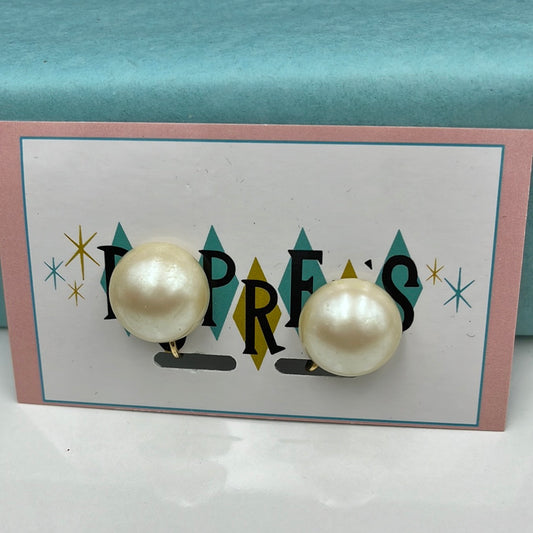 3/4” faux pearl clip on earring