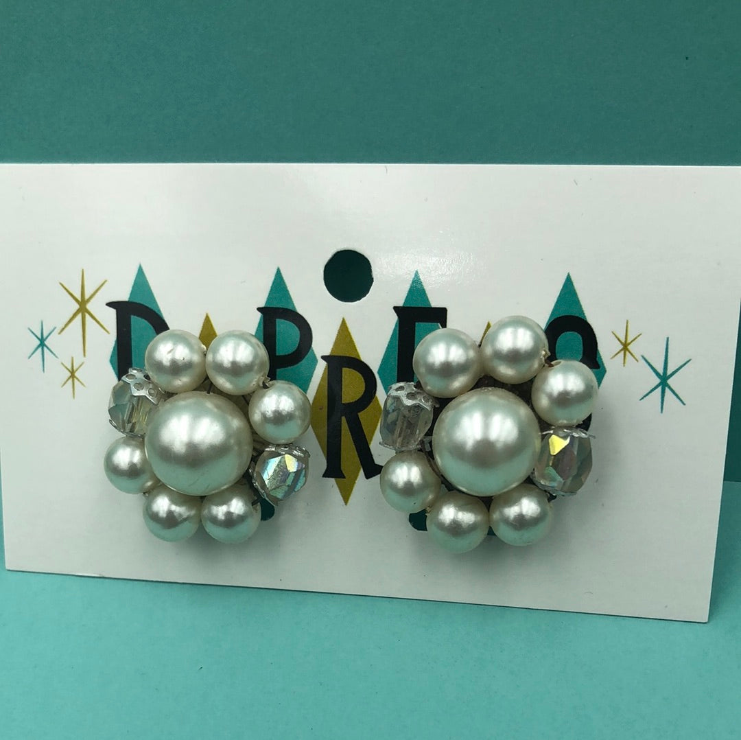 White  faux pearl bead cluster clip on earrings