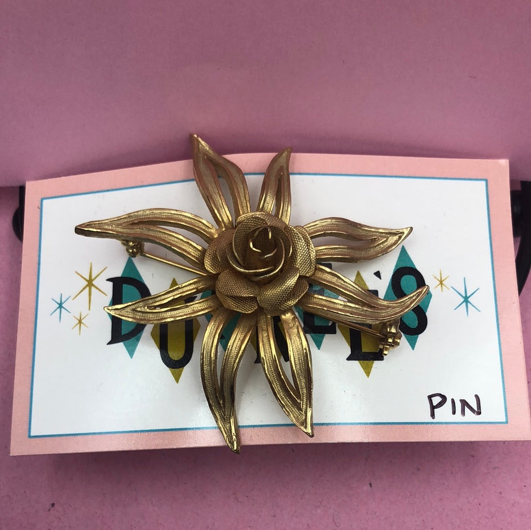 Gold pin with Rose center