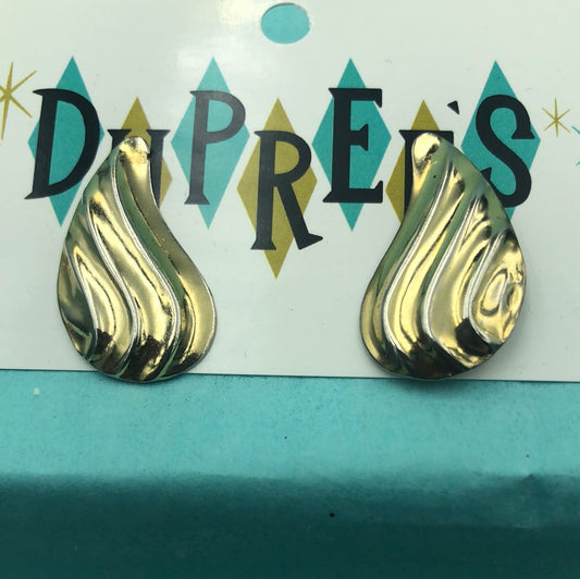 Gold teardrop shaped metal with ripple pierced earrings