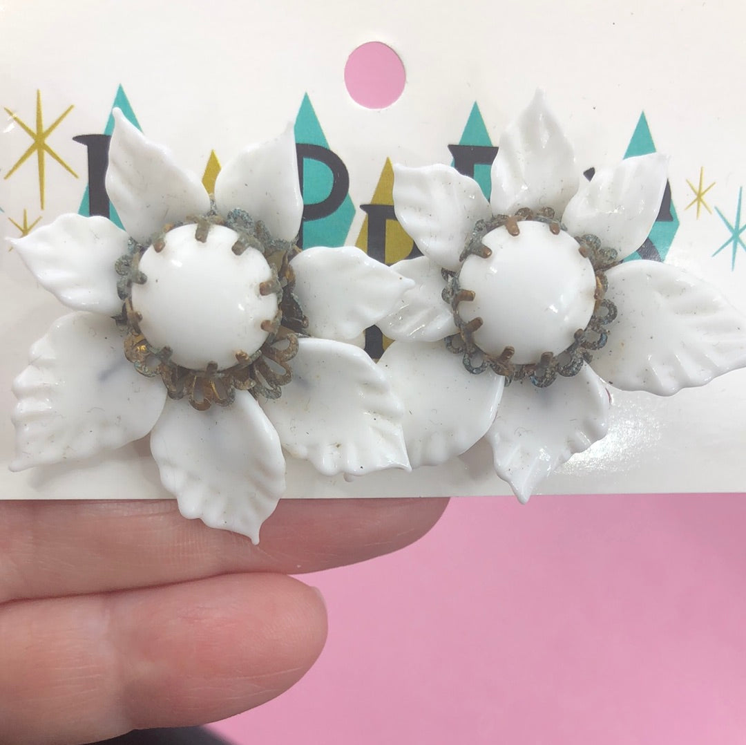 White flower clip on earrings