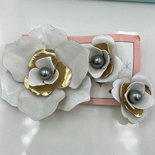 Sarah Coventry brooch & earring set
