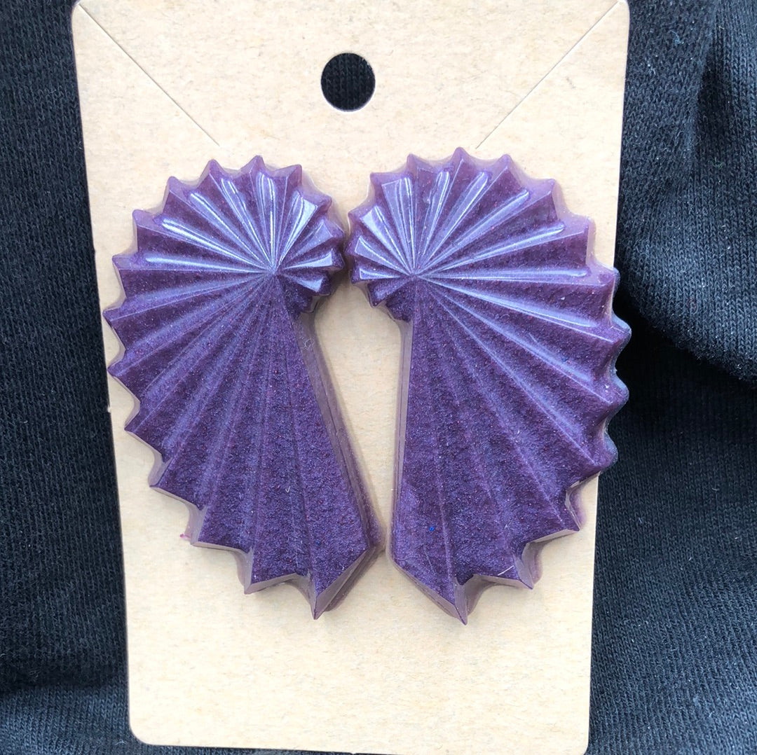 Purple fan shaped pierced Earrings