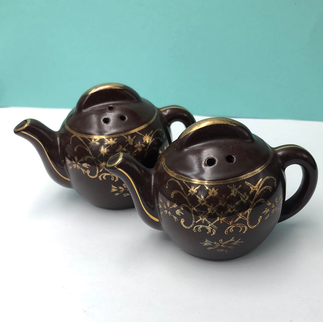 Brown and Gold Teapot Salt and Pepper shakers